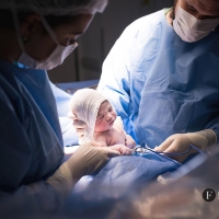 bebe-nascendo-foto-hospital