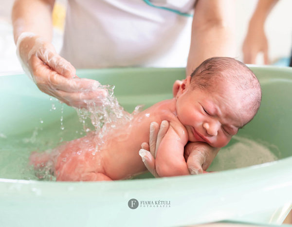 Registro do primeiro banho do bebê